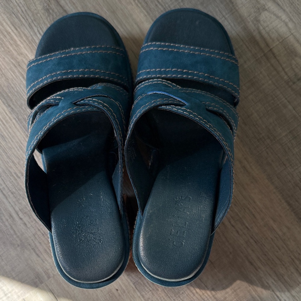 dELiA*s Blue and Tan Platform Mules - Picture 4 of 4